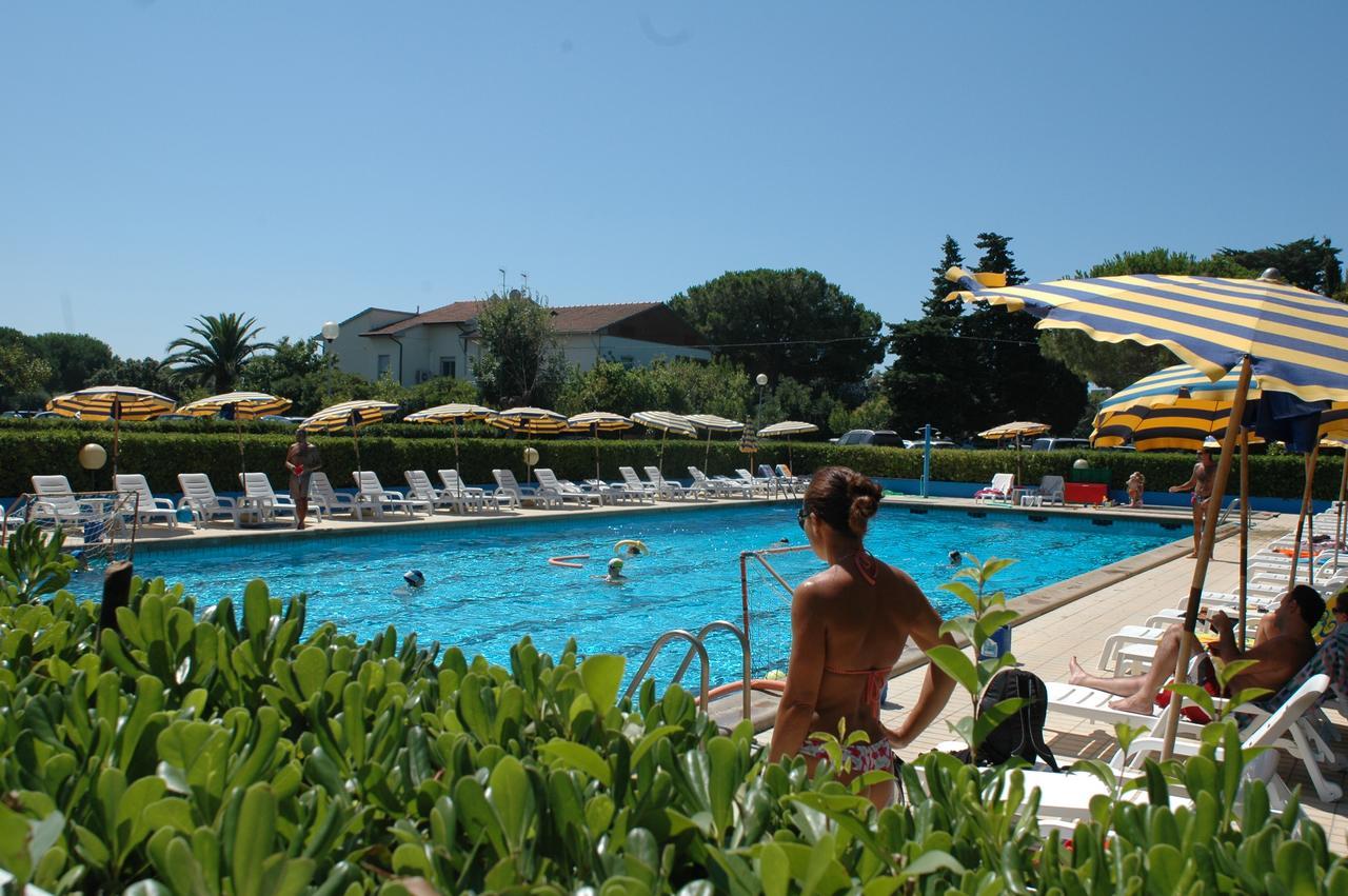 Residence Magnolia Marina Di Bibbona Extérieur photo