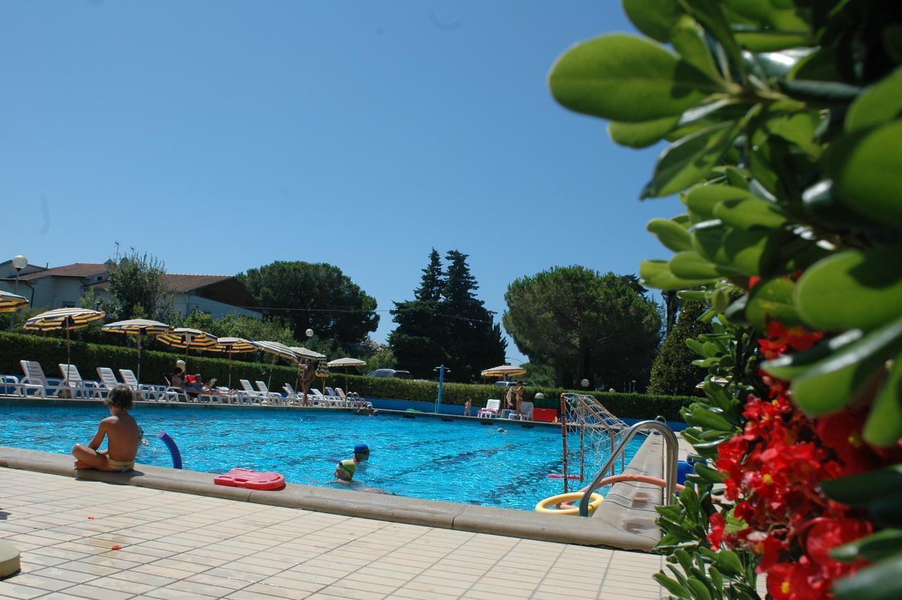 Residence Magnolia Marina Di Bibbona Extérieur photo