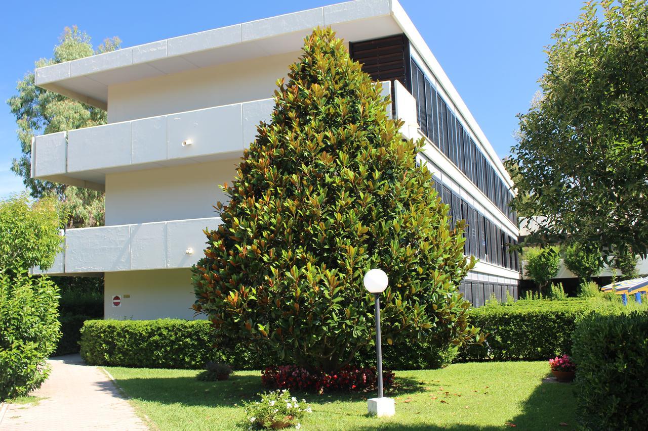 Residence Magnolia Marina Di Bibbona Extérieur photo